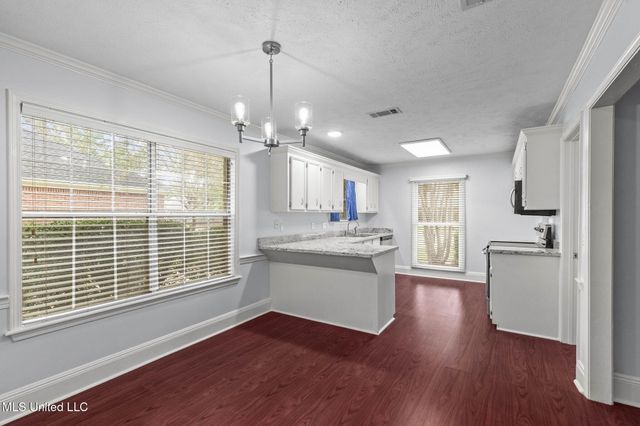 110 Oak Grove Drive, Brandon, MS 39047