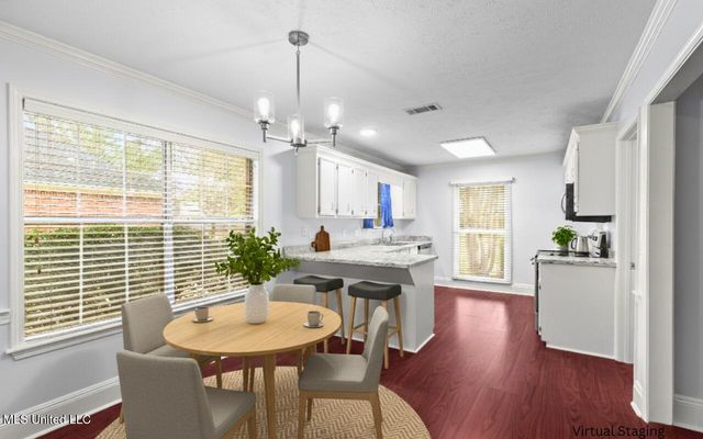 110 Oak Grove Drive, Brandon, MS 39047