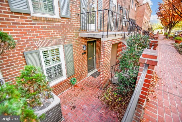 3293 SUTTON PL NW #C, Washington, DC 20016