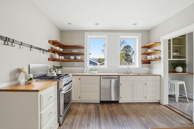 159 Broadway, Wakefield, MA 01880