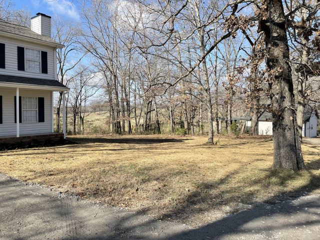 3060 Lylewood Rd, Woodlawn, TN 37191