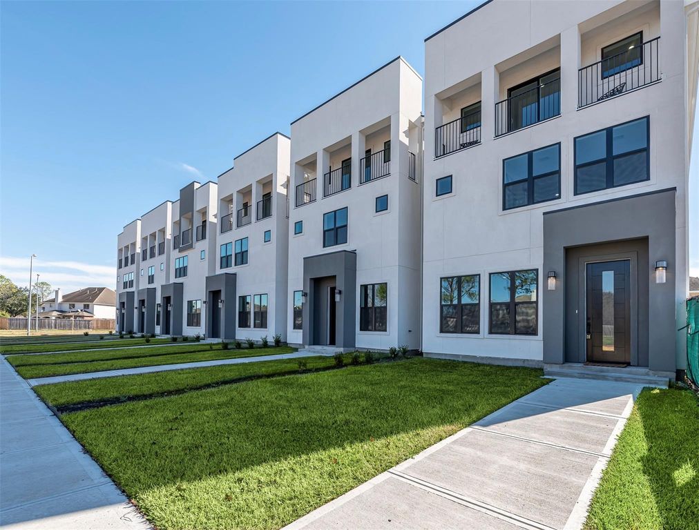 15000 S Richmond Avenue 5, Houston, TX 77082