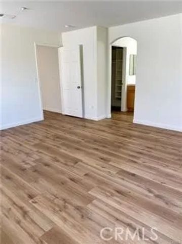 9315 Burnet Avenue 113, North Hills, CA 91343