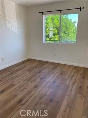 9315 Burnet Avenue 113, North Hills, CA 91343