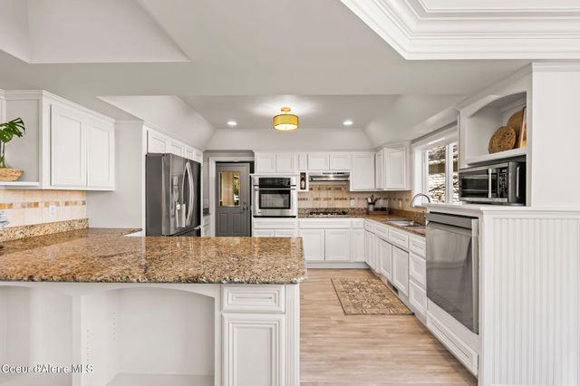 1406 J R CT, Sandpoint, ID 83864