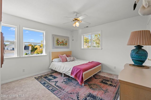 1406 J R CT, Sandpoint, ID 83864