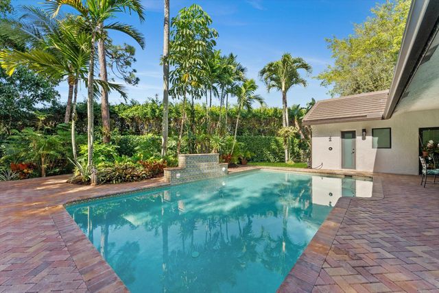 2498 NW 39th Street, Boca Raton, FL 33431