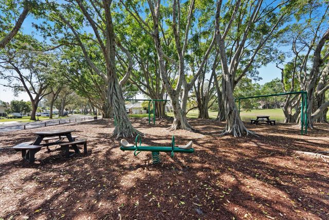 2498 NW 39th Street, Boca Raton, FL 33431