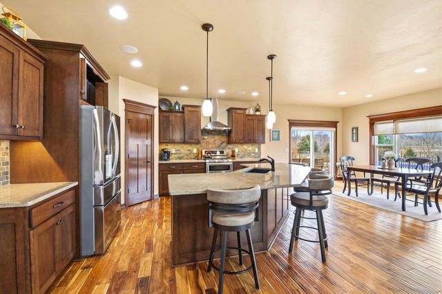3383 HAWKEYE COURT, Suamico, WI 54313