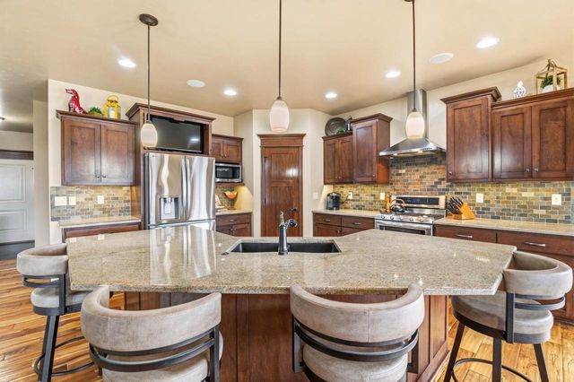 3383 HAWKEYE COURT, Suamico, WI 54313