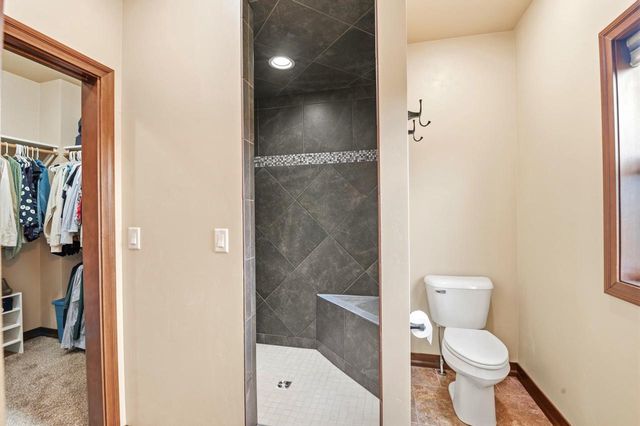 3383 HAWKEYE COURT, Suamico, WI 54313
