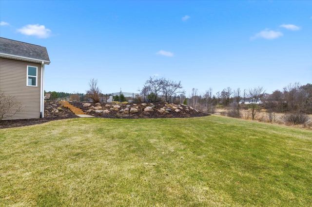 3383 HAWKEYE COURT, Suamico, WI 54313