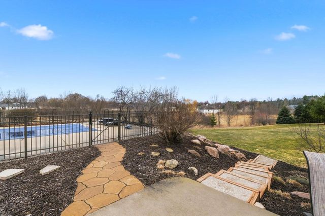 3383 HAWKEYE COURT, Suamico, WI 54313