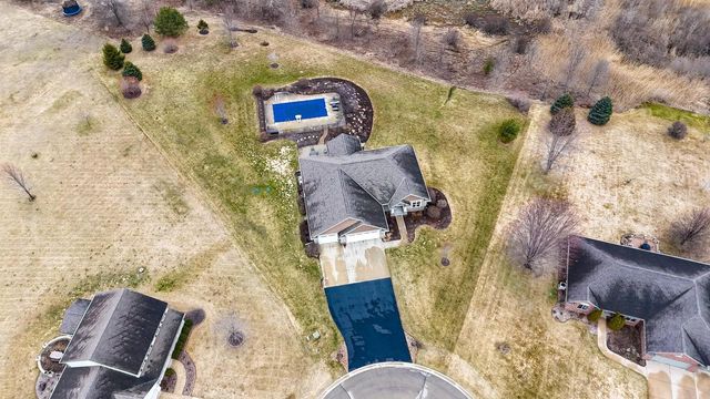 3383 HAWKEYE COURT, Suamico, WI 54313