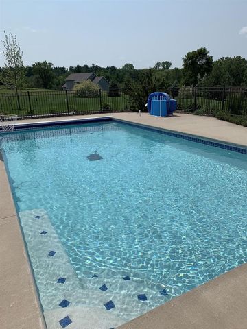 3383 HAWKEYE COURT, Suamico, WI 54313