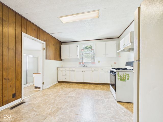 718 Ruddle Avenue, Anderson, IN 46012