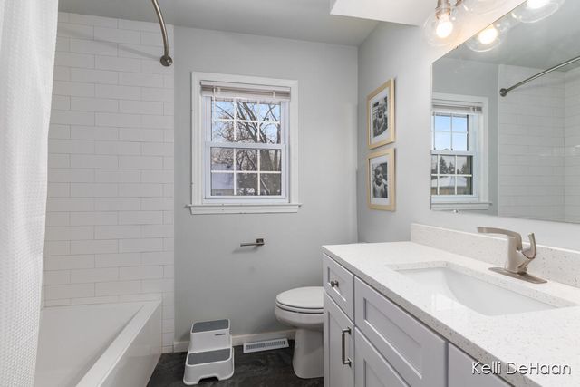 7350 Glendora Avenue, Jenison, MI 49428