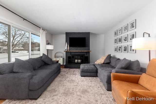 7350 Glendora Avenue, Jenison, MI 49428