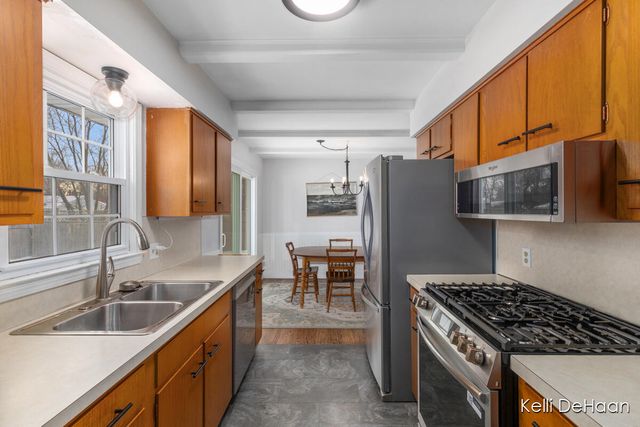 7350 Glendora Avenue, Jenison, MI 49428