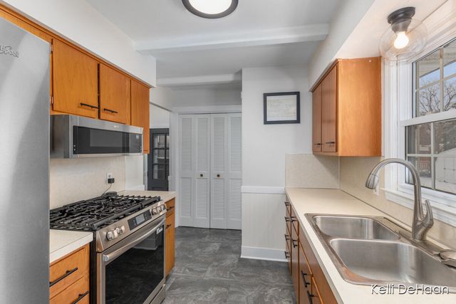 7350 Glendora Avenue, Jenison, MI 49428