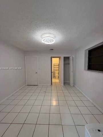 5641 SW 39th St, West Park, FL 33023