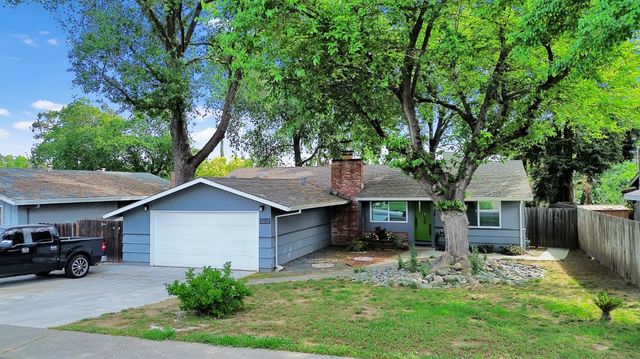 5262 E Flagstone Street, Carmichael, CA 95608