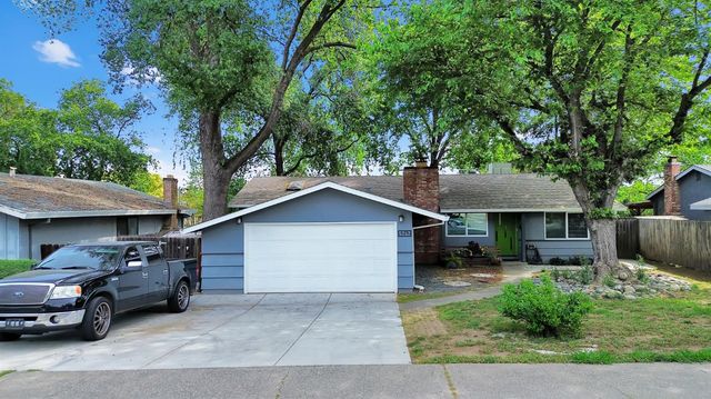 5262 E Flagstone Street, Carmichael, CA 95608