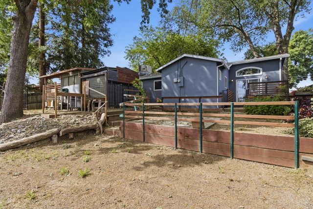 5262 E Flagstone Street, Carmichael, CA 95608