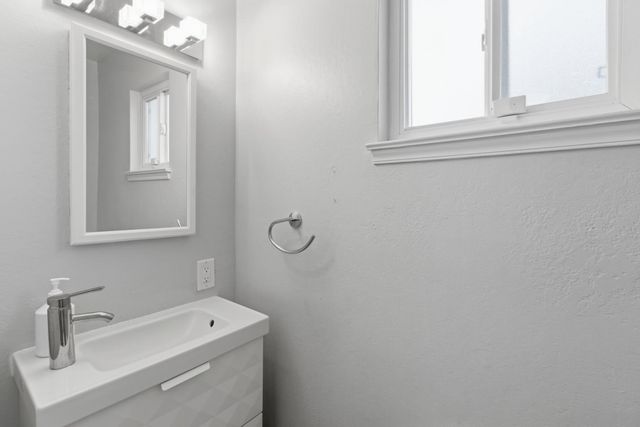 5262 E Flagstone Street, Carmichael, CA 95608