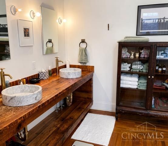 909 Dayton Street, Cincinnati, OH 45214