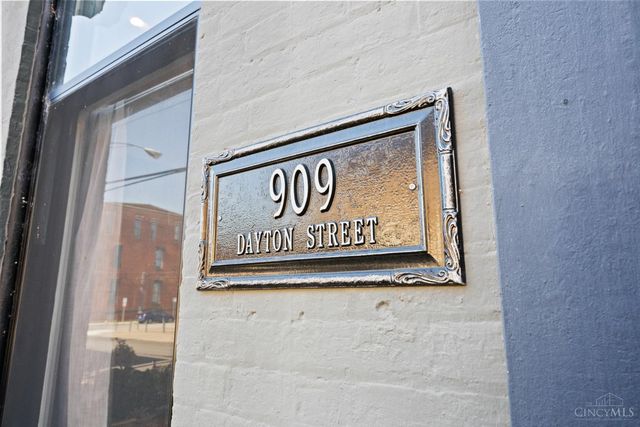 909 Dayton Street, Cincinnati, OH 45214