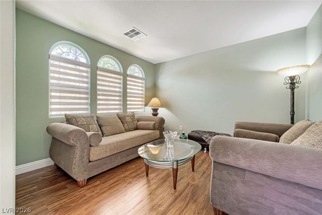 6831 Rose River Falls Street, Las Vegas, NV 89131