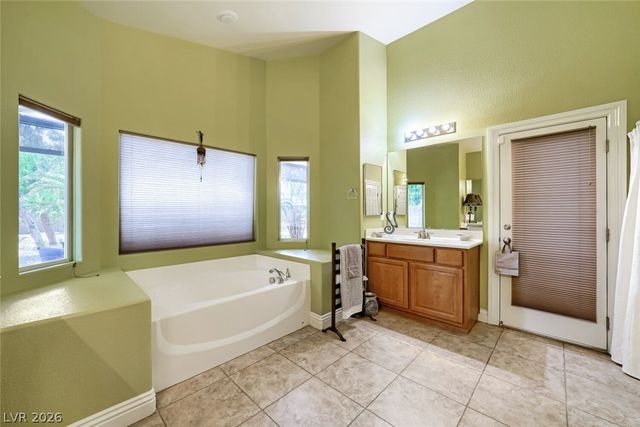 6831 Rose River Falls Street, Las Vegas, NV 89131
