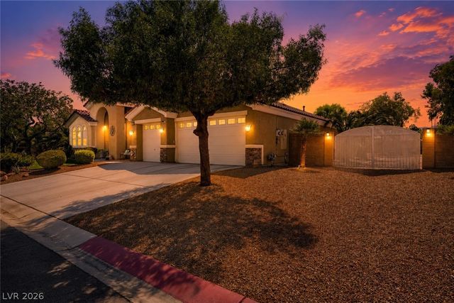 6831 Rose River Falls Street, Las Vegas, NV 89131