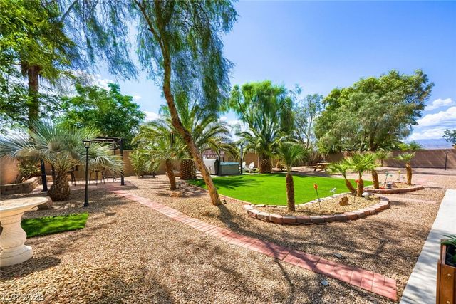6831 Rose River Falls Street, Las Vegas, NV 89131