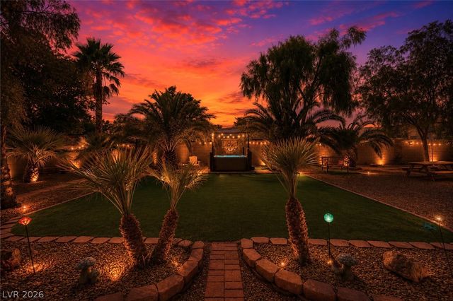 6831 Rose River Falls Street, Las Vegas, NV 89131
