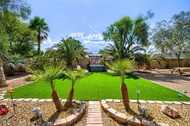 6831 Rose River Falls Street, Las Vegas, NV 89131