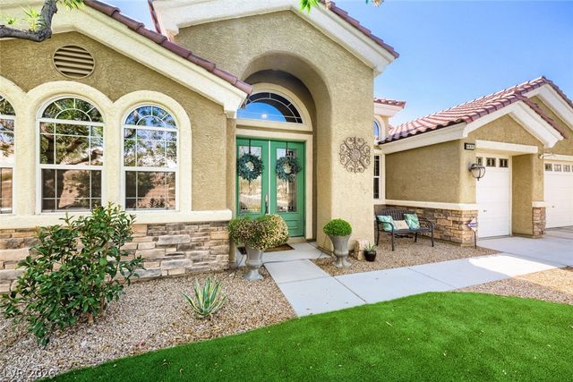 6831 Rose River Falls Street, Las Vegas, NV 89131