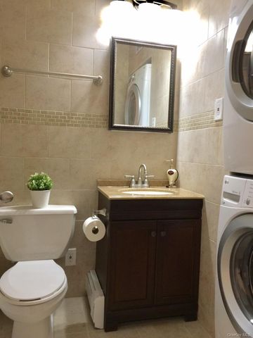 71-35 Sutton Place 3Fl, Fresh Meadows, NY 11365