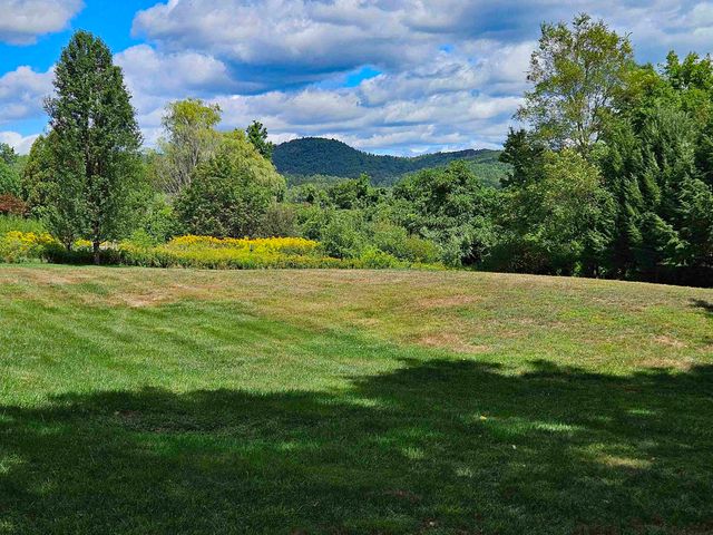 5 Hillwinds North, Brattleboro, VT 05301