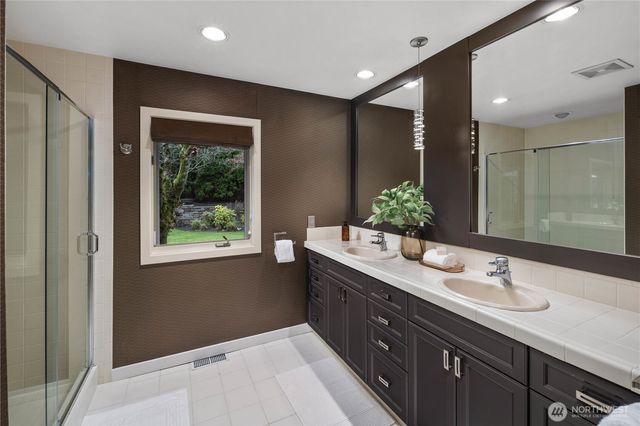 3215 78th Place NE, Medina, WA 98039