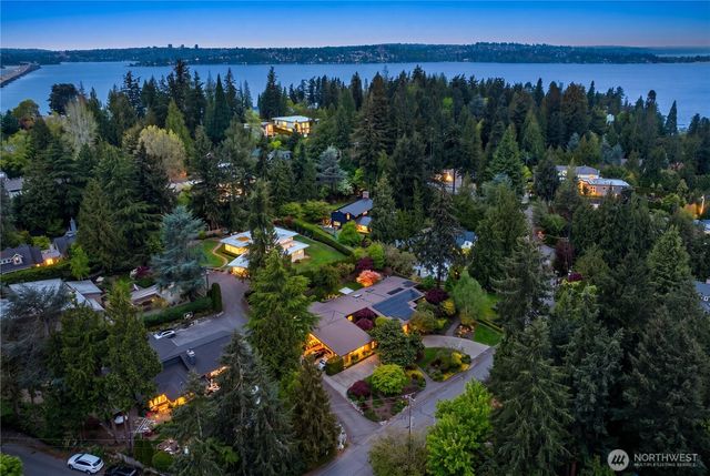 3215 78th Place NE, Medina, WA 98039