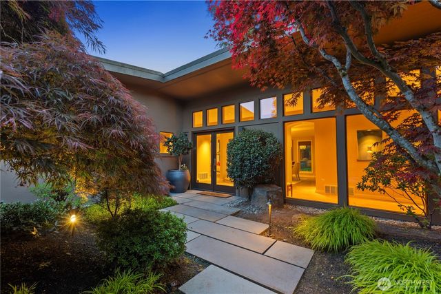 3215 78th Place NE, Medina, WA 98039