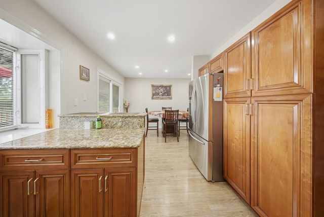 824 Oakton Avenue, Romeoville, IL 60446