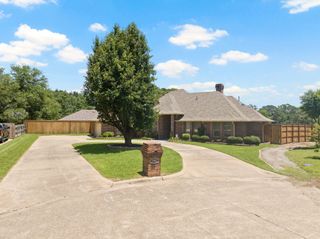 1802 Hogan Lane, Mt Pleasant, TX 75455