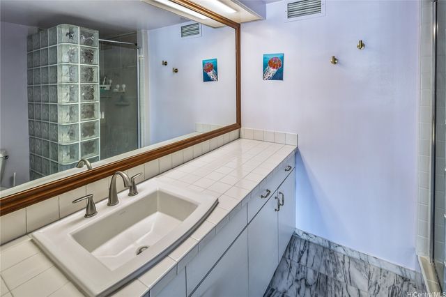 2333 Kapiolani Boulevard 1607, Honolulu, HI 96826