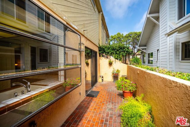 802 3rd Street B, Santa Monica, CA 90403