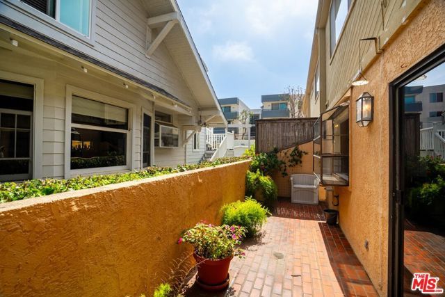 802 3rd Street B, Santa Monica, CA 90403