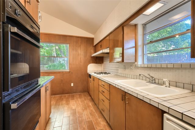 10615 Swallow Lane, Dallas, TX 75218