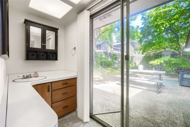 10615 Swallow Lane, Dallas, TX 75218